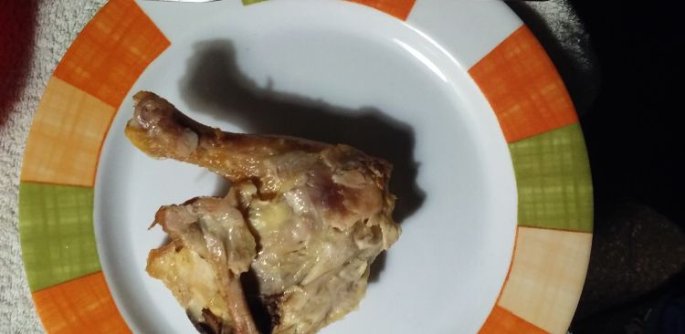 Pequeña presa de pollo